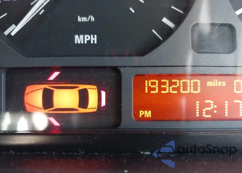 2003 BMW 325Xi из США, поврежденный, VIN WBAEU33463PM57527